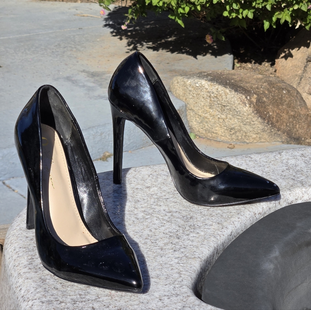Olivia Ferragamo high heels Sz 7 Pointed-Toe Stiletto 4" Heels Faux Leather